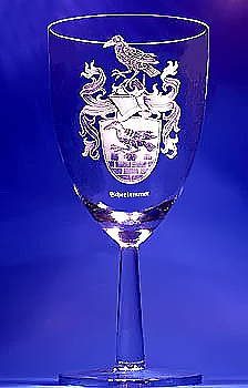 Weinpokal mit Wappen