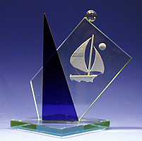 Glasdisplay mit Segelschiff